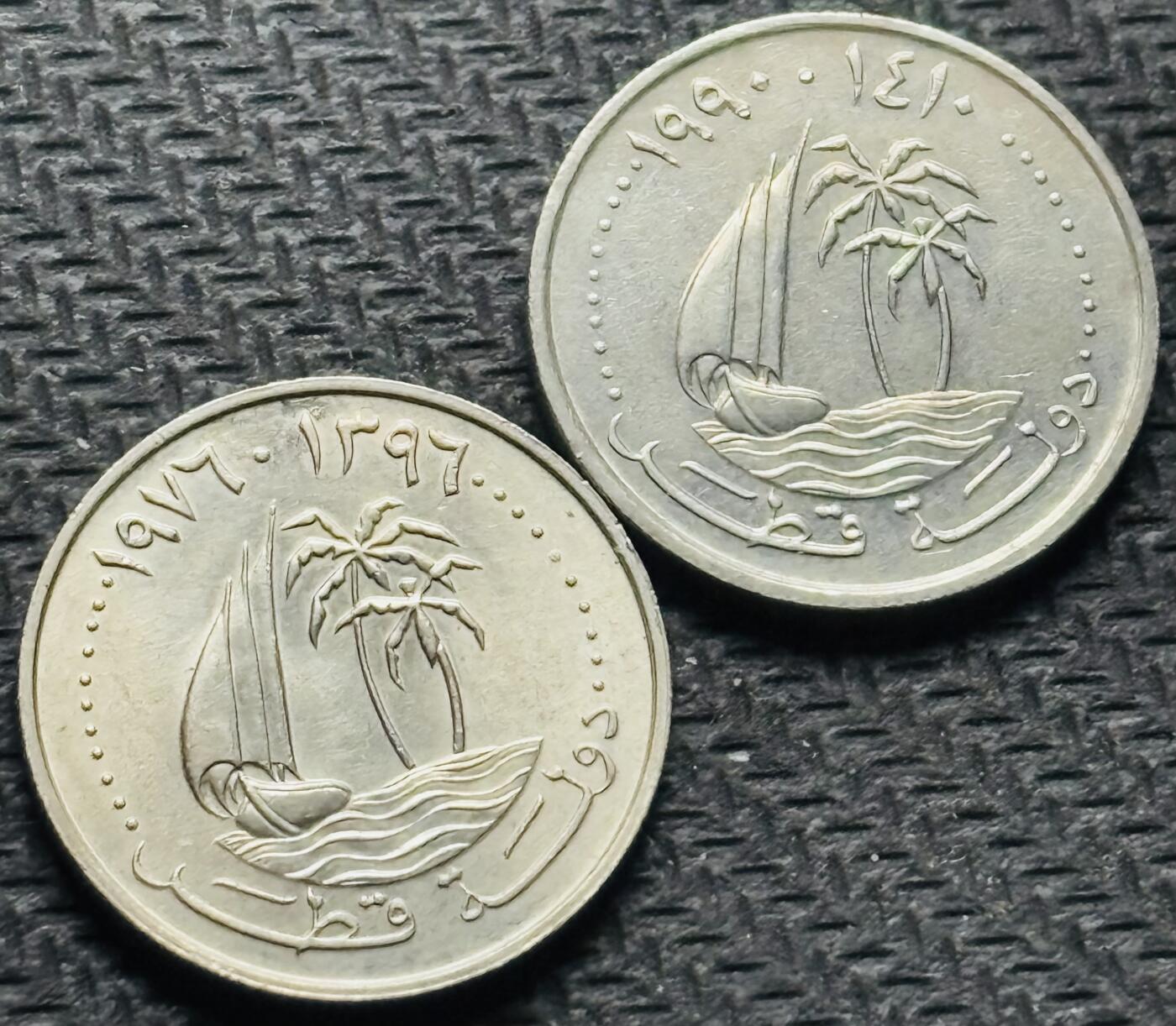 文馨钱币收藏第 284 场，【 长期接收代拍品】老藏家拍品南朝鲜李承晚时期货币，泰国大型纪念币，土耳其各时期及各国套币场 原光品相卡塔尔 25 迪拉姆 2 枚