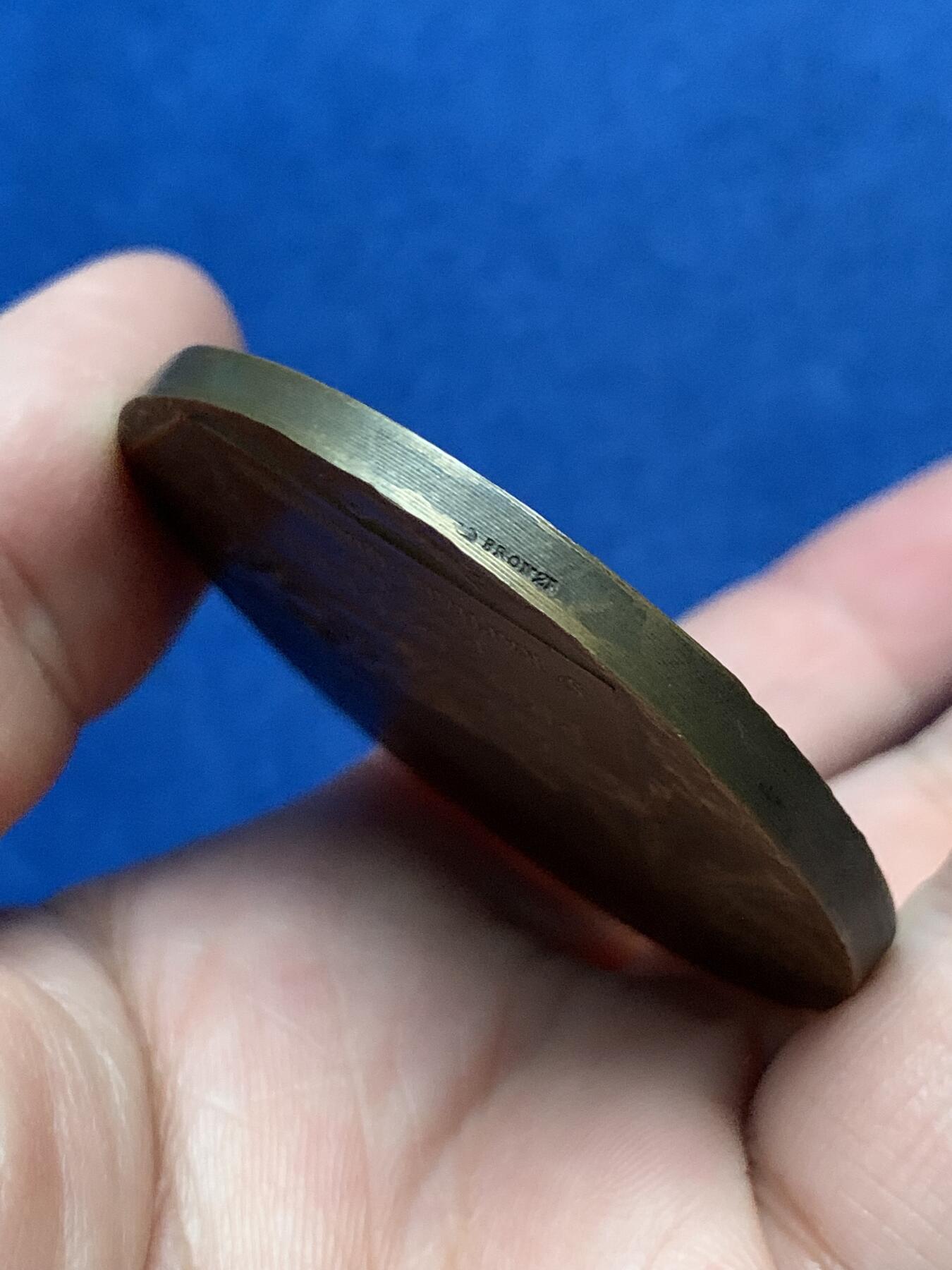 《竞宝斋》第443场 周日，周一，2场连拍 （全场包邮） 法国射击节纪念铜章 57.5克 49.5mm 带盒