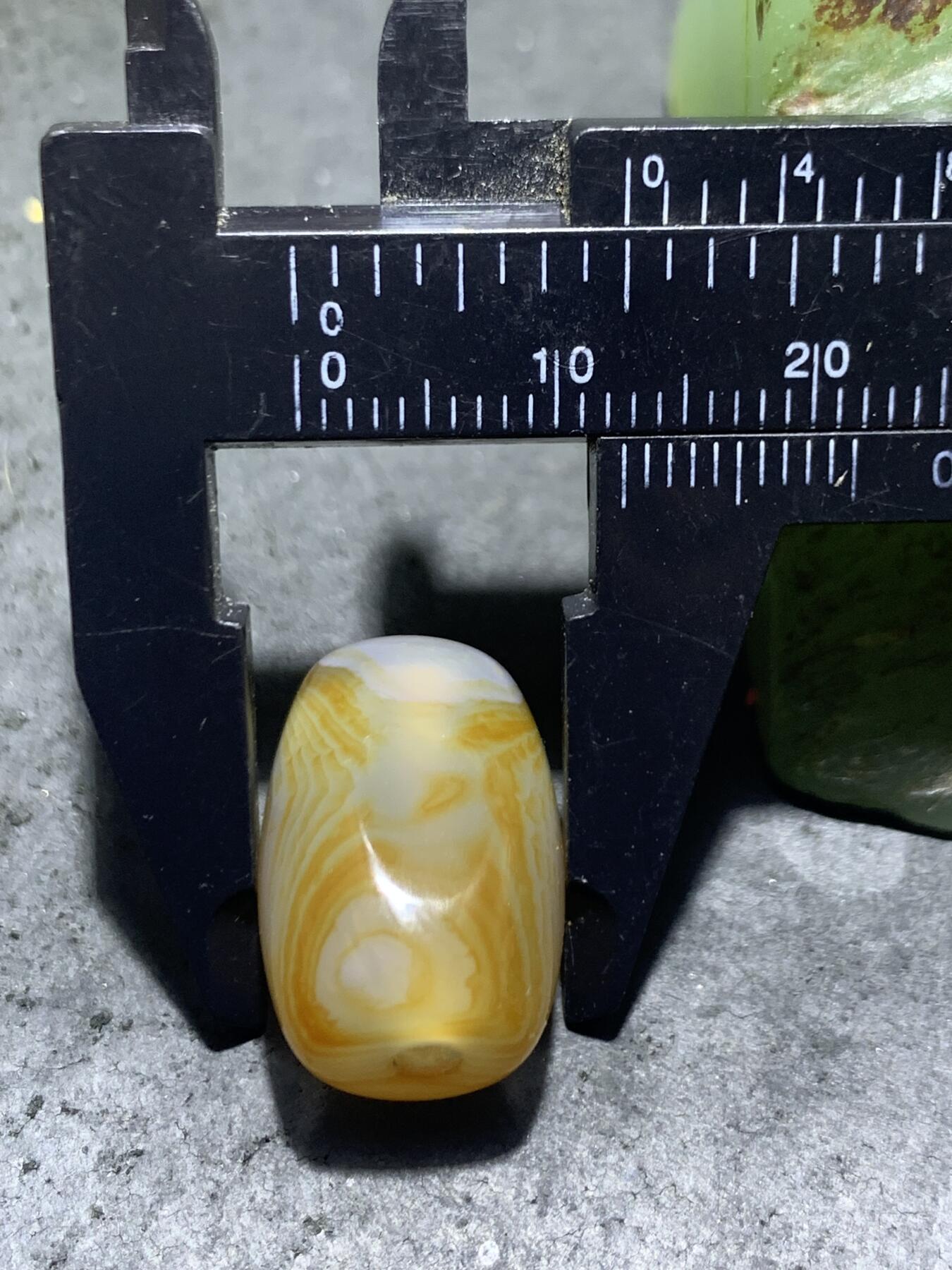 高玉化荔枝冻天眼纹缠丝玛瑙随形桶珠一颗