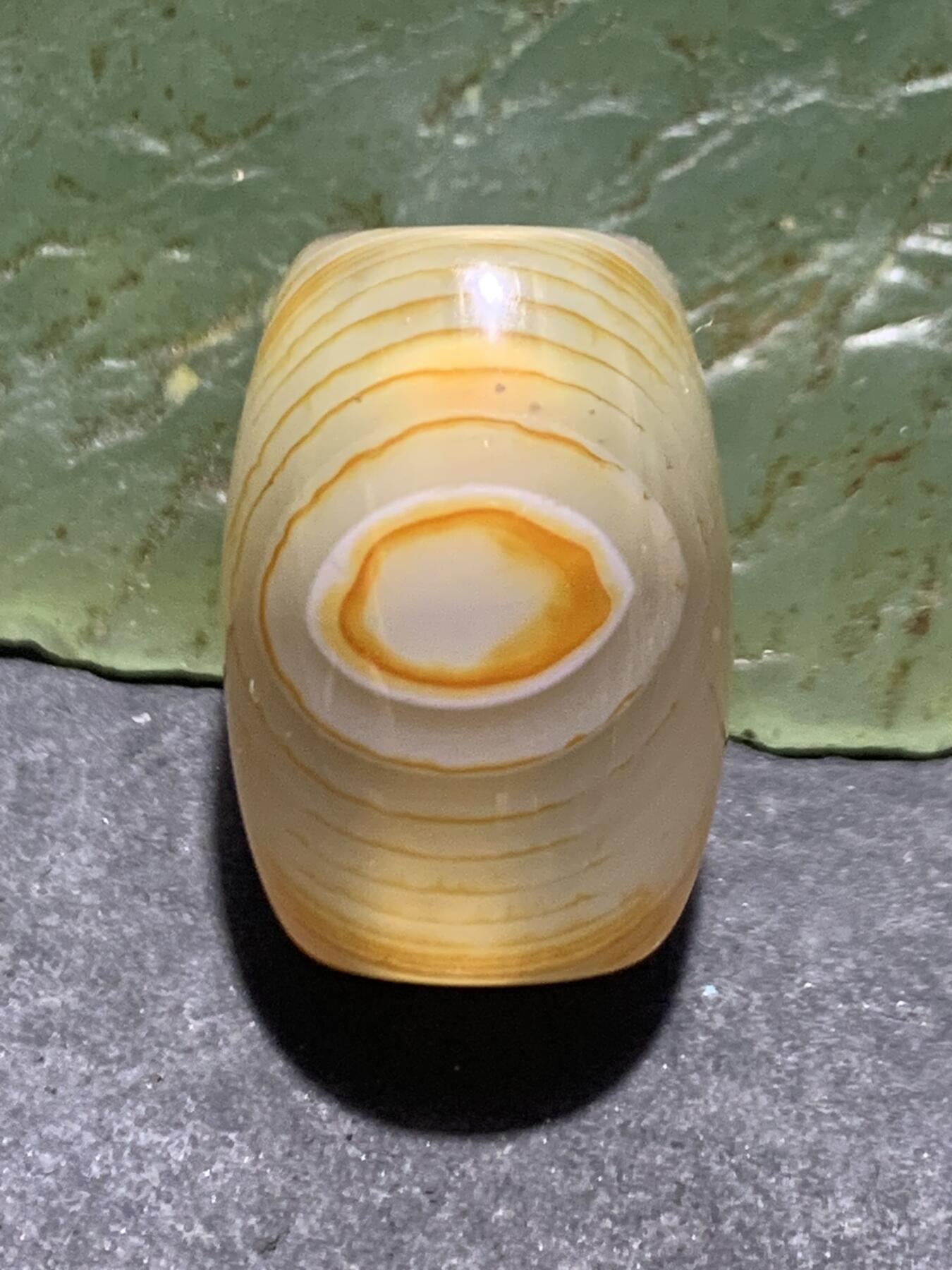 高玉化荔枝冻天眼纹缠丝玛瑙随形桶珠一颗