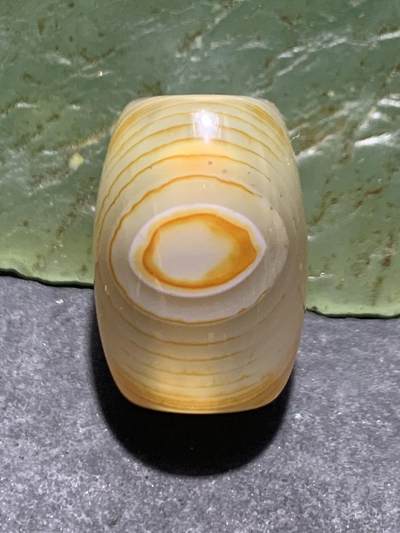 高玉化荔枝冻天眼纹缠丝玛瑙随形桶珠一颗 - 高玉化荔枝冻天眼纹缠丝玛瑙随形桶珠一颗