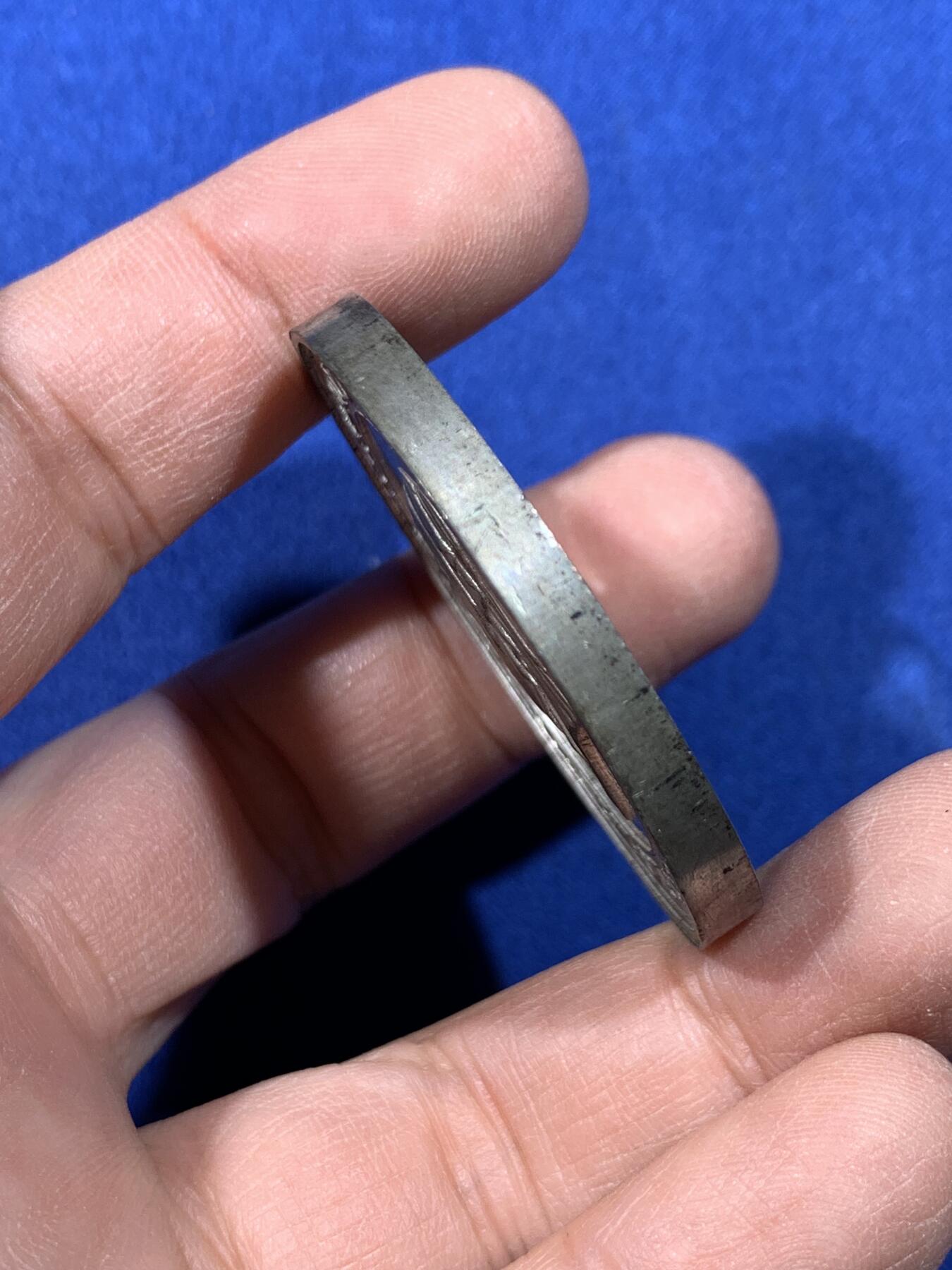 《竞宝斋》第443场 周日，周一，2场连拍 （全场包邮） 英国1887维多利亚女王曼彻斯特皇家禧年纪念大章，高浮雕白色金属，远比铜章稀少，直径44.7mm，重量32.9g，带盒。