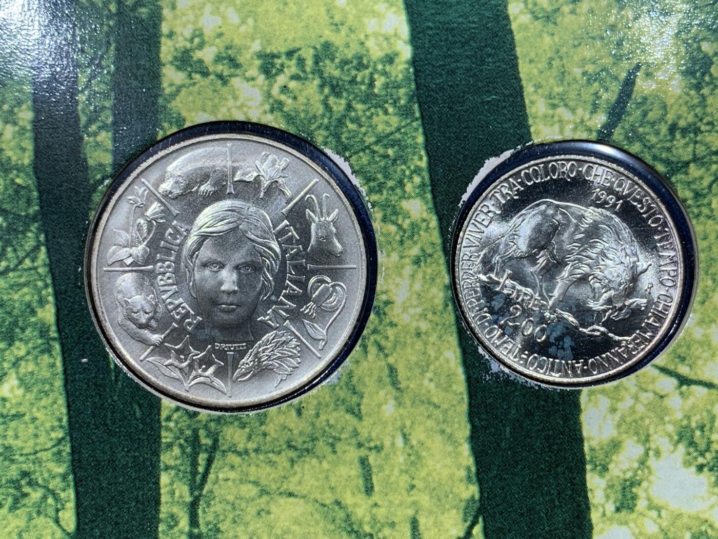 《竞宝斋》第443场 周日，周一，2场连拍 （全场包邮） 意大利1991年花神银套币，含银币两枚，500里拉银币（15克，0.835银）和200里拉银币（9克，0.835银）。