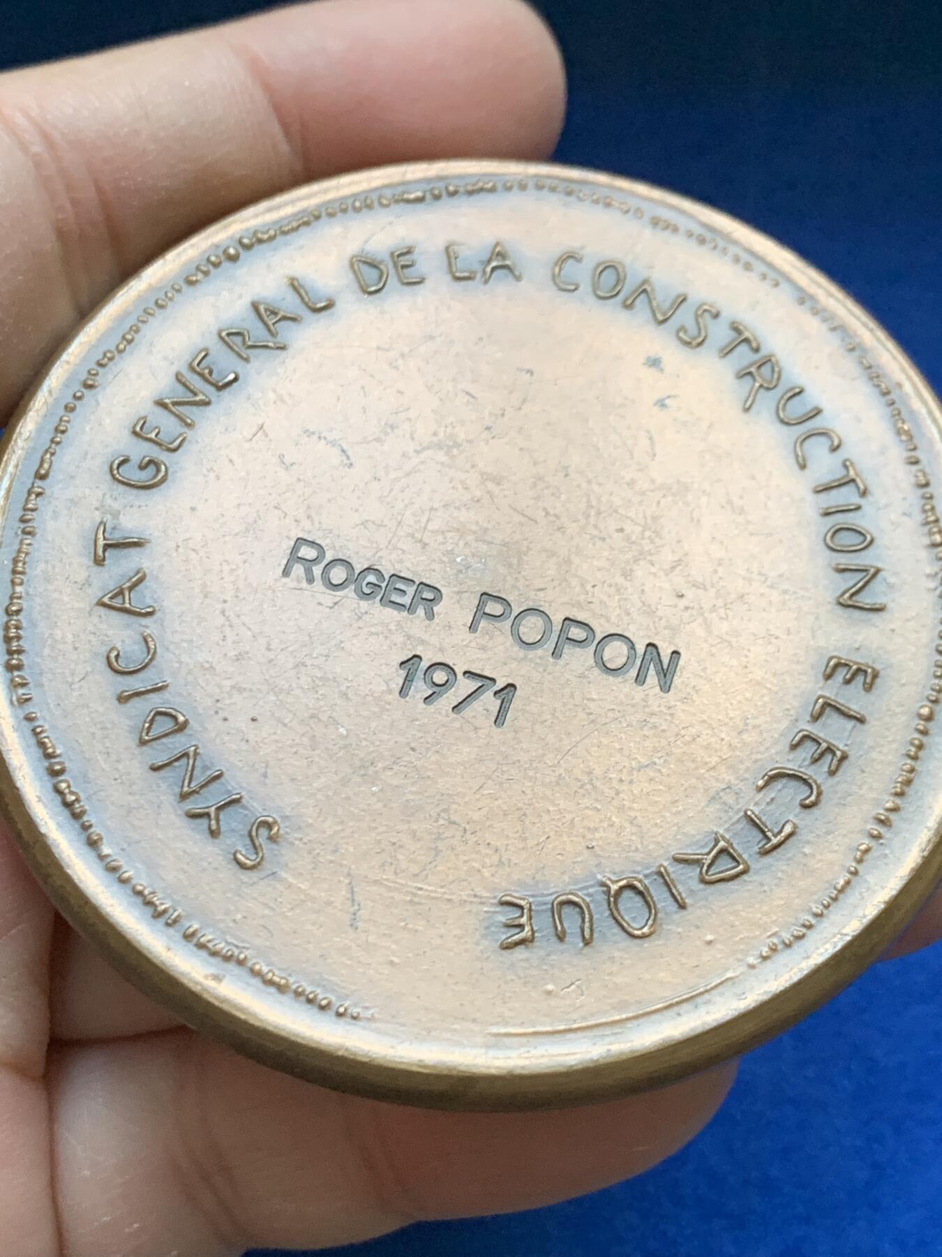 《竞宝斋》第443场 周日，周一，2场连拍 （全场包邮） 法国电气工程建设联盟铜章 169克 68.3mm