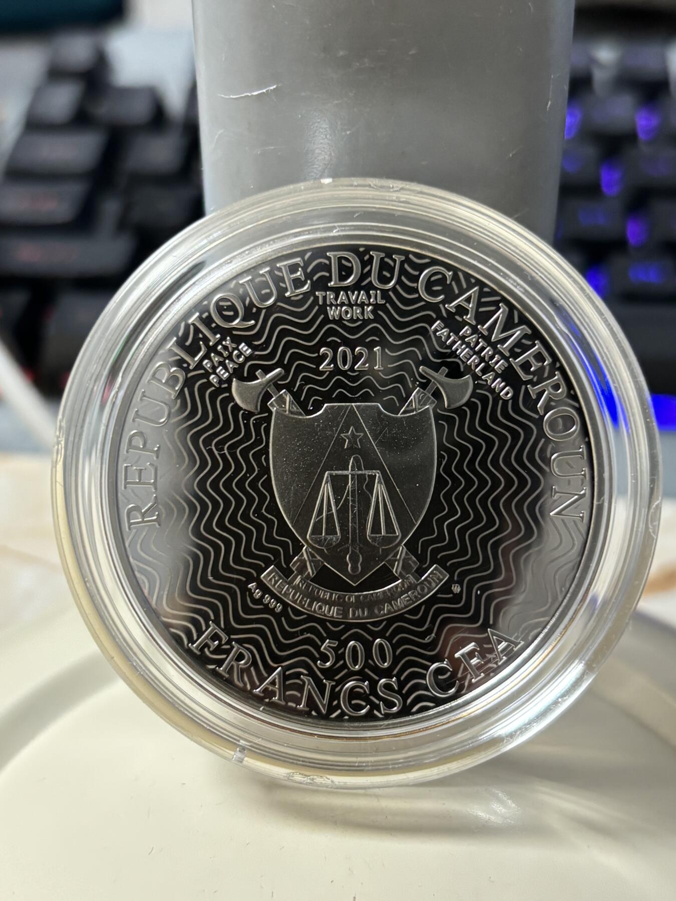 第184期拍卖 喀麦隆2021年太阳系系列火星钌化镀金彩印纪念银币，999银钌化，17.5克，发行555枚