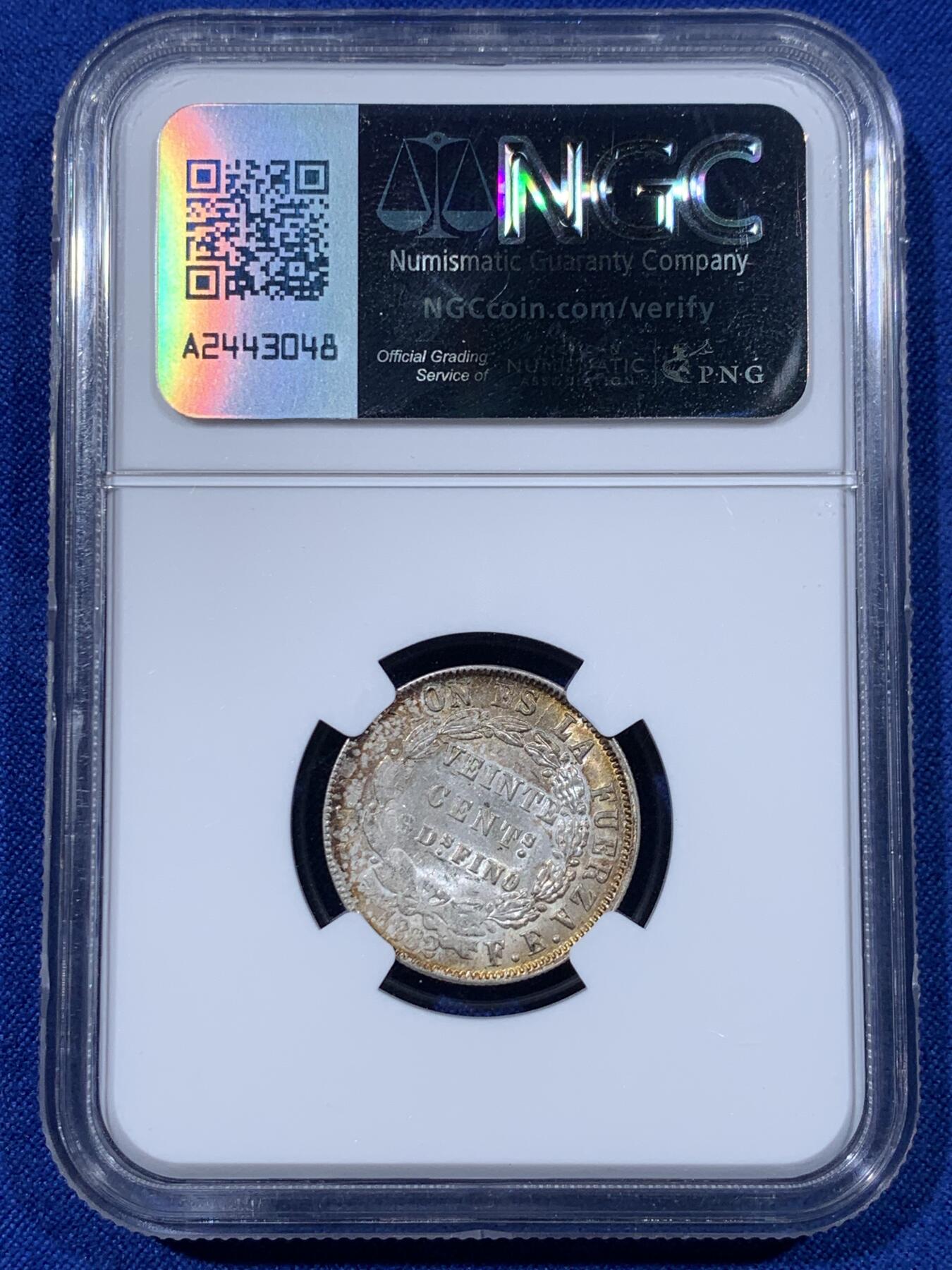 《竞宝斋》第443场 周日，周一，2场连拍 （全场包邮） NGC UNCD 玻利维亚1882二十分银币，淡彩包浆，转光漂亮，少见美洲品种，细节见图。
