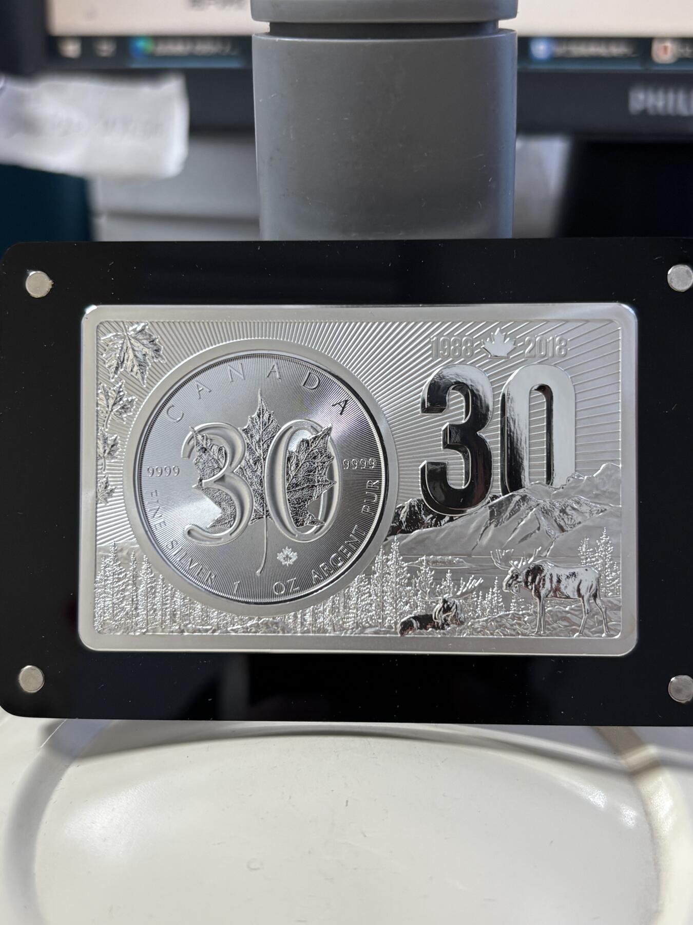 第184期拍卖 加拿大2018年枫叶发行30周年3盎司组合纪念银币，9999银，发行5000套
