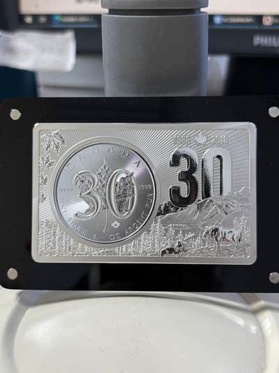第184期拍卖 - 加拿大2018年枫叶发行30周年3盎司组合纪念银币，9999银，发行5000套
