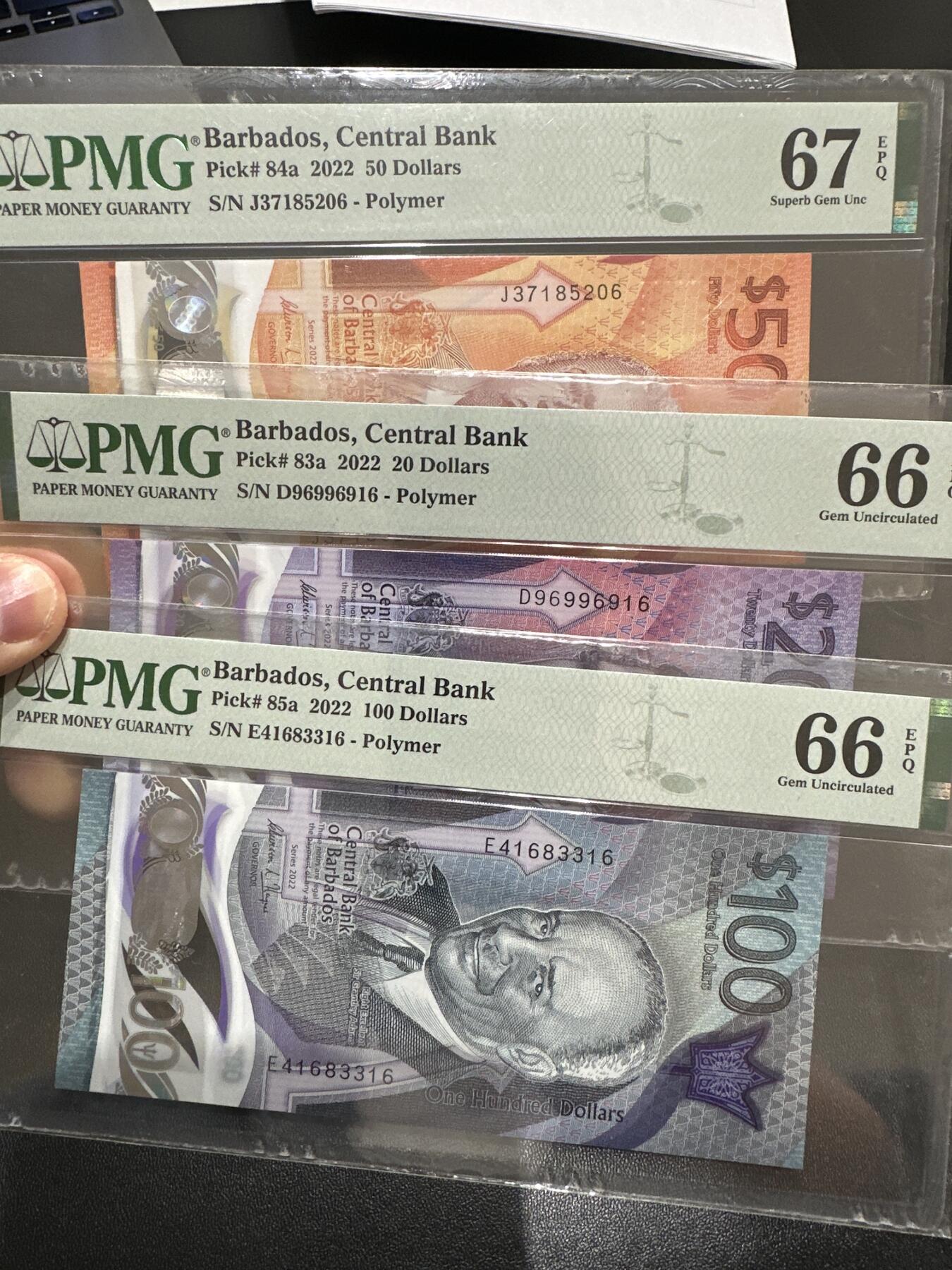 《外钞收藏家》第五百九十期（欧洲强钞、港币、硬通货及丰富裸币大拍场）（本平台长期征集拍品、欢迎藏友们联系合作） 2022年巴巴多斯2-100刀 六张一起 PMG66-67 都是靓号尾6
