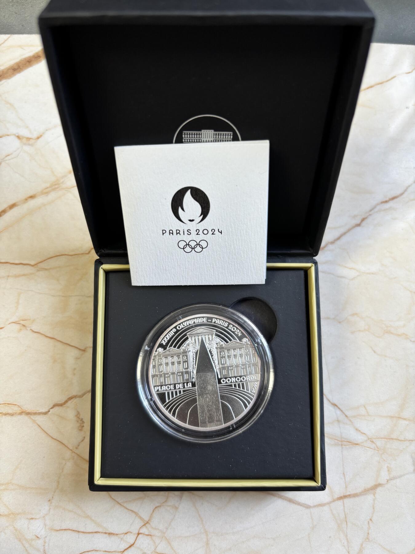 第183期拍卖 法国2022年巴黎奥运文化遗产协和广场方尖碑银币，999银，22.2克，发行7500枚，有氧化