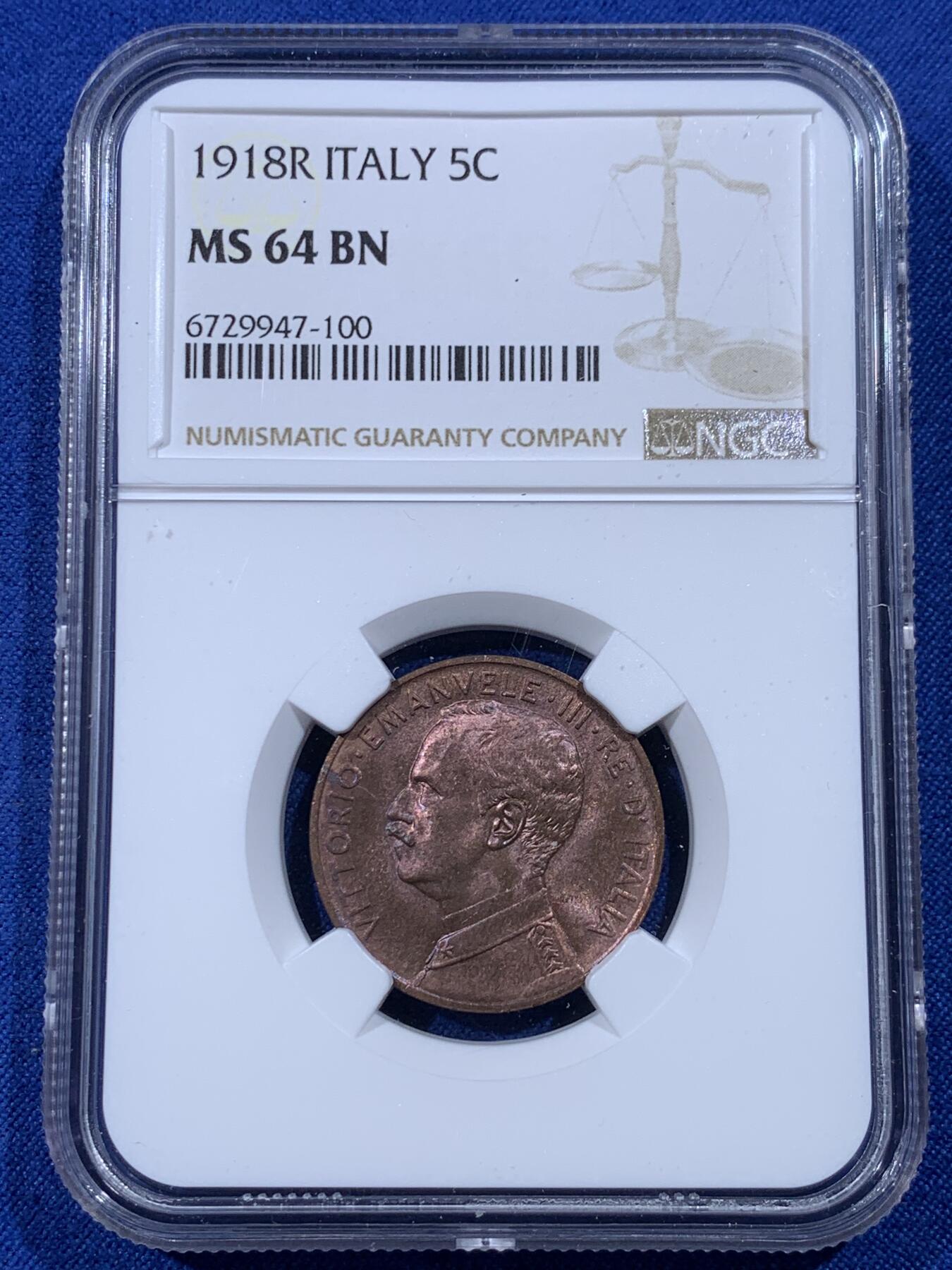 《竞宝斋》第443场 周日，周一，2场连拍 （全场包邮） NGC MS64BN 意大利1918年拿花女神5分铜币，意系经典，拿花系列铜币最大面值。女神面光度极好，五彩铜光靓丽，64收藏级高分。拿花真的漂亮 艺术性无以伦比