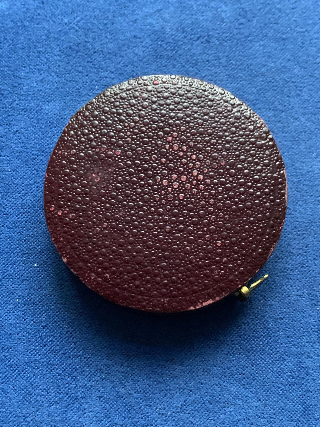 《竞宝斋》第443场 周日，周一，2场连拍 （全场包邮） 1904年西班牙圣塞巴斯蒂安民族志展览会纪念铜章 20.1克 36.5mm 带盒