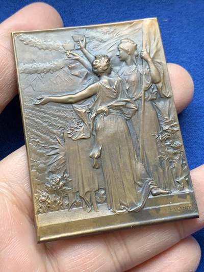 《竞宝斋》第443场 周日，周一，2场连拍 （全场包邮） - 名家 F.Vernon作 1900年世界博览会期间杜乐丽宫法国市长宴会纪念方型铜章 75.7克 46.7*63.9mm 丰饶角铜标