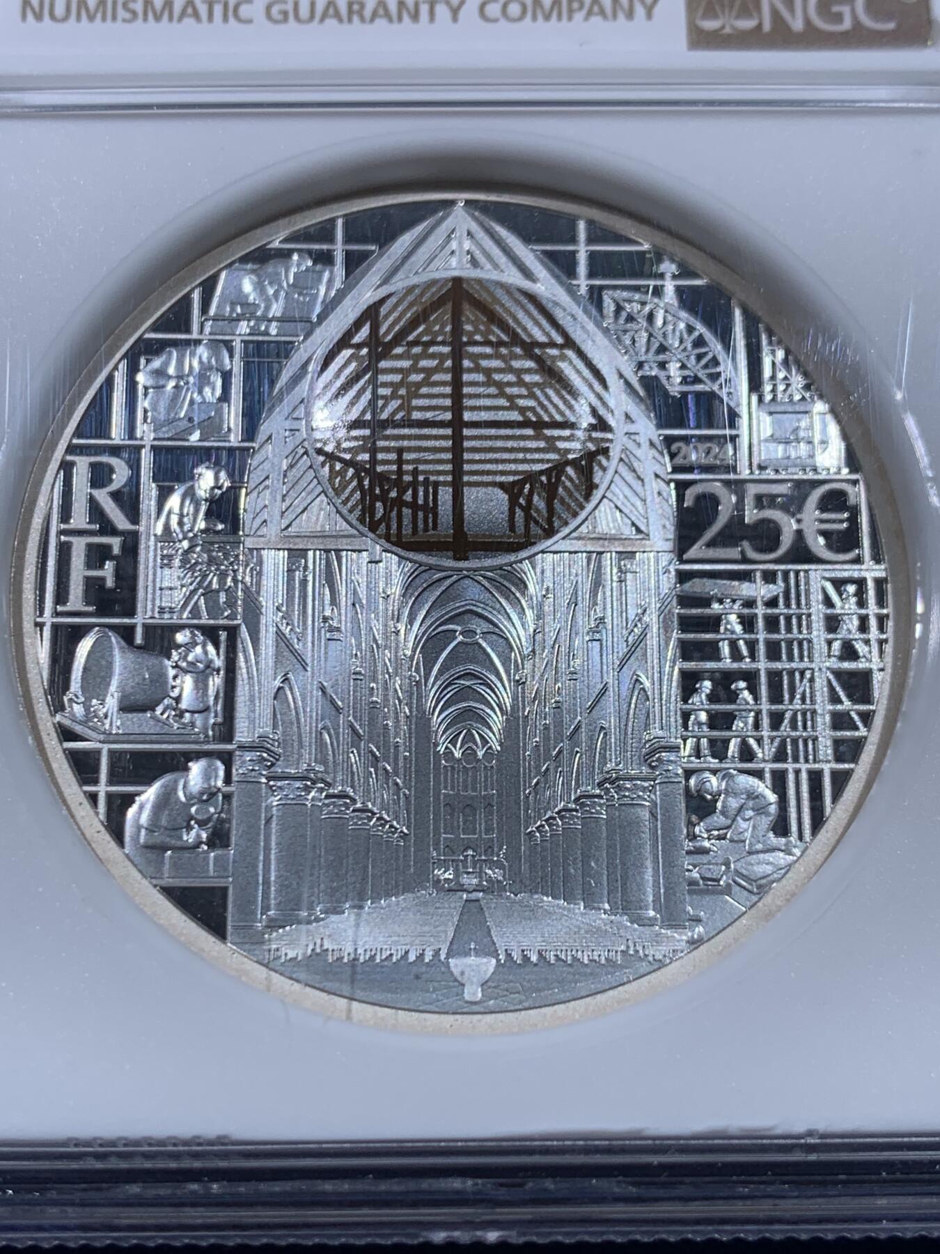 《竞宝斋》第443场 周日，周一，2场连拍 （全场包邮） NGC PF69UC 法兰西瑰宝系列-巴黎圣母院重开25欧精制纪念银币 克劳斯世界硬币大赛之2026年最佳创意获奖币 加厚封装（2盎司，999银，41MM币径，限量发行2024枚，盒证齐全） 荣膺克劳斯世界硬币大赛之2026年最佳创意获奖
