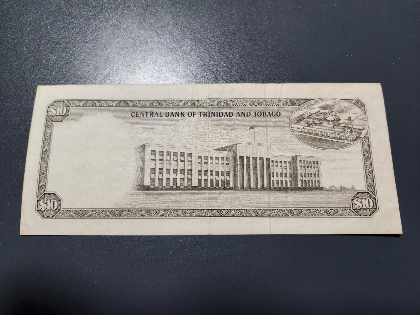 12月3号晚上8点 外国纸币自动截拍第67场 特立尼达和多巴哥纸币 1964年独立后第一版10元 首签 极美品