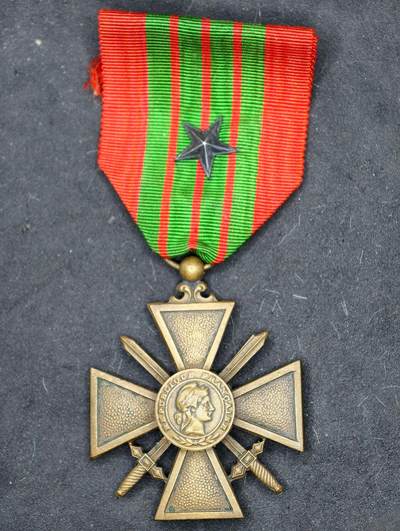 凯旋世界勋赏（第20期）（欢迎送拍）（对拍品有疑问请询问客服，不接受到手刀，出价默认拍品品相。请认真阅读拍卖规则！出价默认已认可！）（收到货请录制开箱视频，无视频概不处理问题。） - 法国1939战争十字奖章