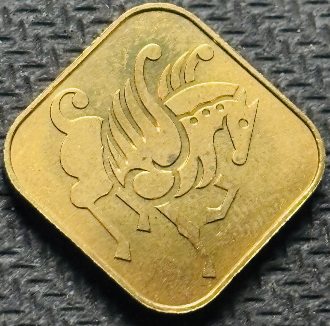 文馨钱币收藏第 284 场，【 长期接收代拍品】老藏家拍品南朝鲜李承晚时期货币，泰国大型纪念币，土耳其各时期及各国套币场 全新日本 1990 年马年飞马纪念铜章