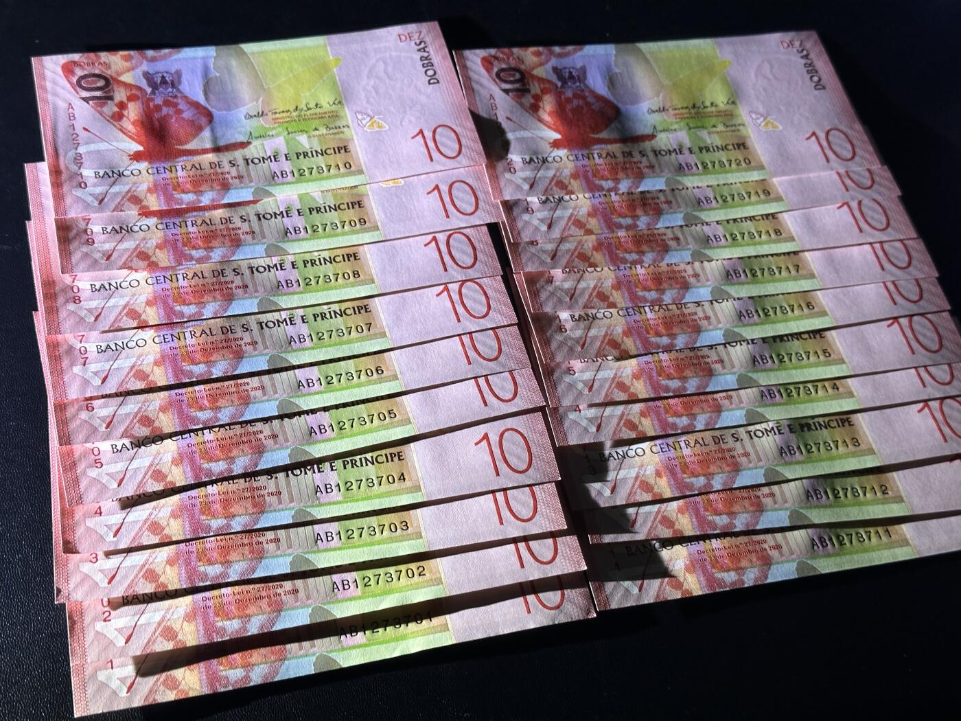 《外钞收藏家》第五百九十期（欧洲强钞、港币、硬通货及丰富裸币大拍场）（本平台长期征集拍品、欢迎藏友们联系合作） 2020年圣多美和普林西比10面额 标准20连号 全新UNC（701-720）