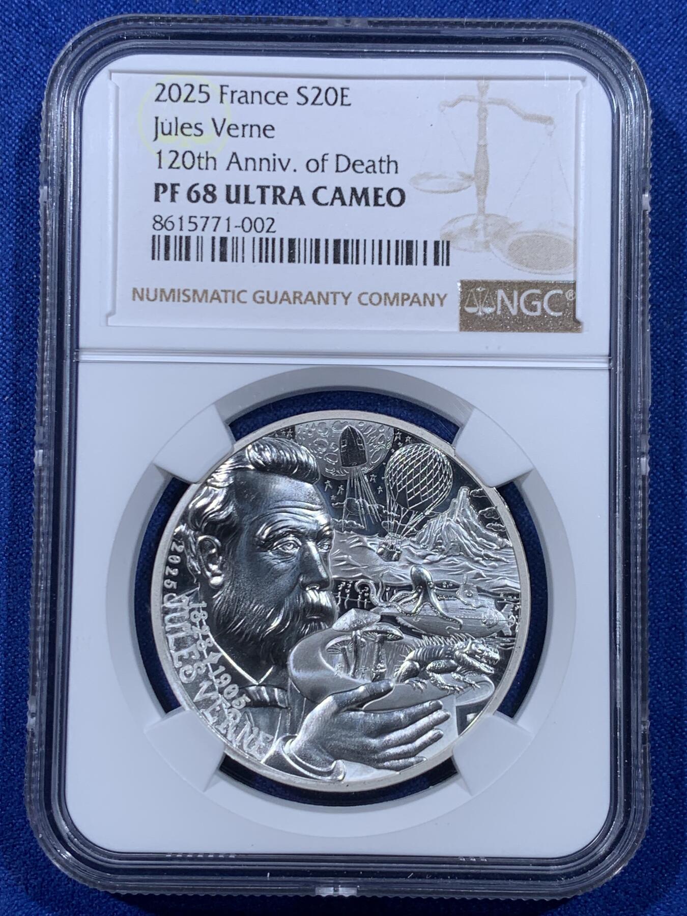 《竞宝斋》第443场 周日，周一，2场连拍 （全场包邮） NGC PF68UC 法国2025年笔尖艺术儒勒凡尔纳逝世120周年20欧元浮雕精制银币（1盎司，999银，37MM币径，限量3千枚，盒证齐全）