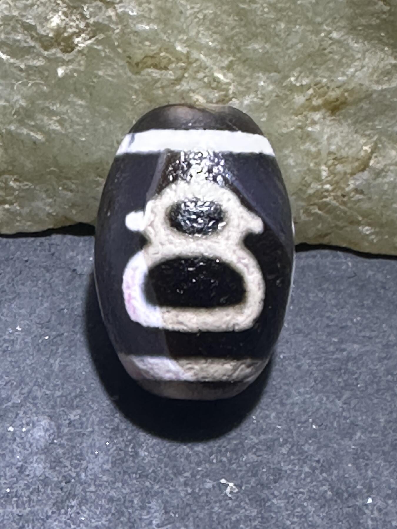 仅此一颗，精品藏传黑白玉髓财神天珠一颗