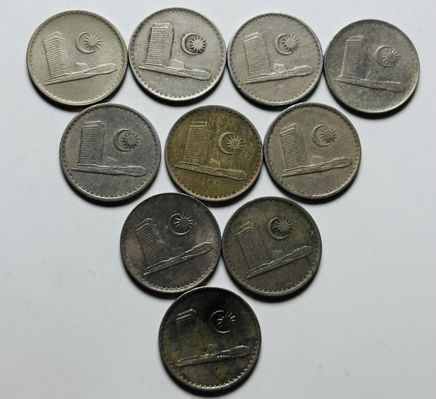 文馨钱币收藏第 284 场，【 长期接收代拍品】老藏家拍品南朝鲜李承晚时期货币，泰国大型纪念币，土耳其各时期及各国套币场 好品马来西亚大厦版 5 分 10 枚