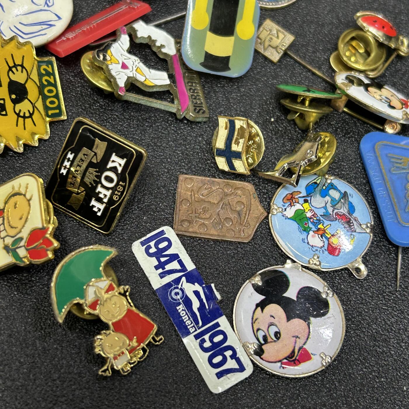 西秦中古拍卖第六十八期 欧洲小徽章一组