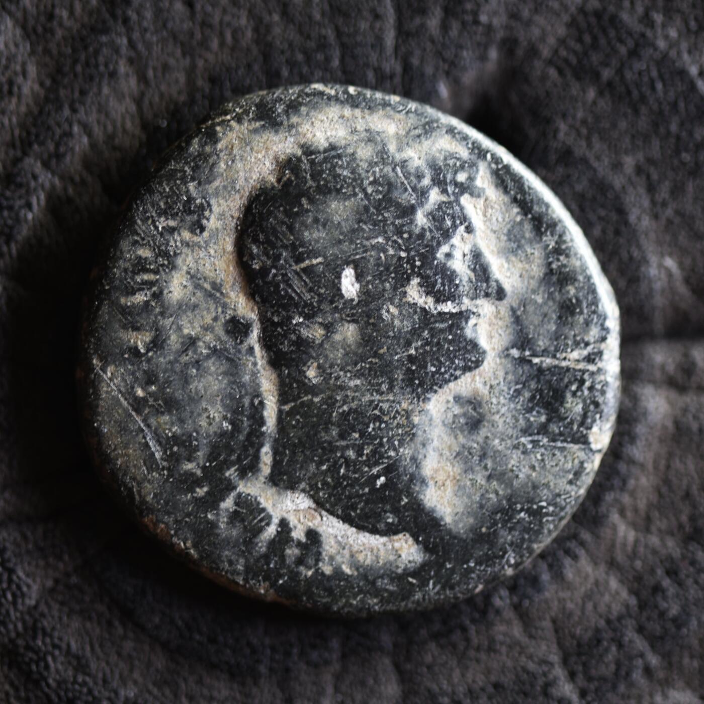 【良泉】【2025年最后一场】12月18日晚19.30点开拍！188组【直播场】西方古代钱币、丝路杂项、印章！ 9.91克，公元125-128年【古罗马】五贤帝-哈德良打制“健康女神-萨卢斯”阿斯铜币