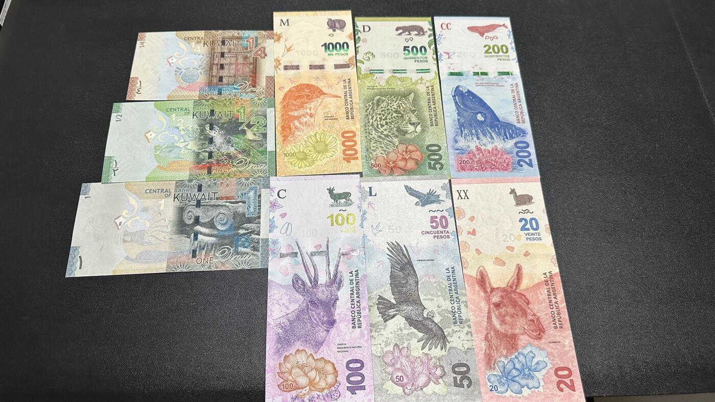 《外钞收藏家》第五百九十期（欧洲强钞、港币、硬通货及丰富裸币大拍场）（本平台长期征集拍品、欢迎藏友们联系合作） 科威特3张+阿根廷1套6张一起 全新UNC