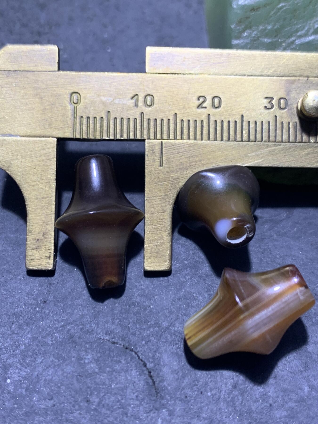 高玉化纹缠丝玛瑙随形通货碟珠一组，