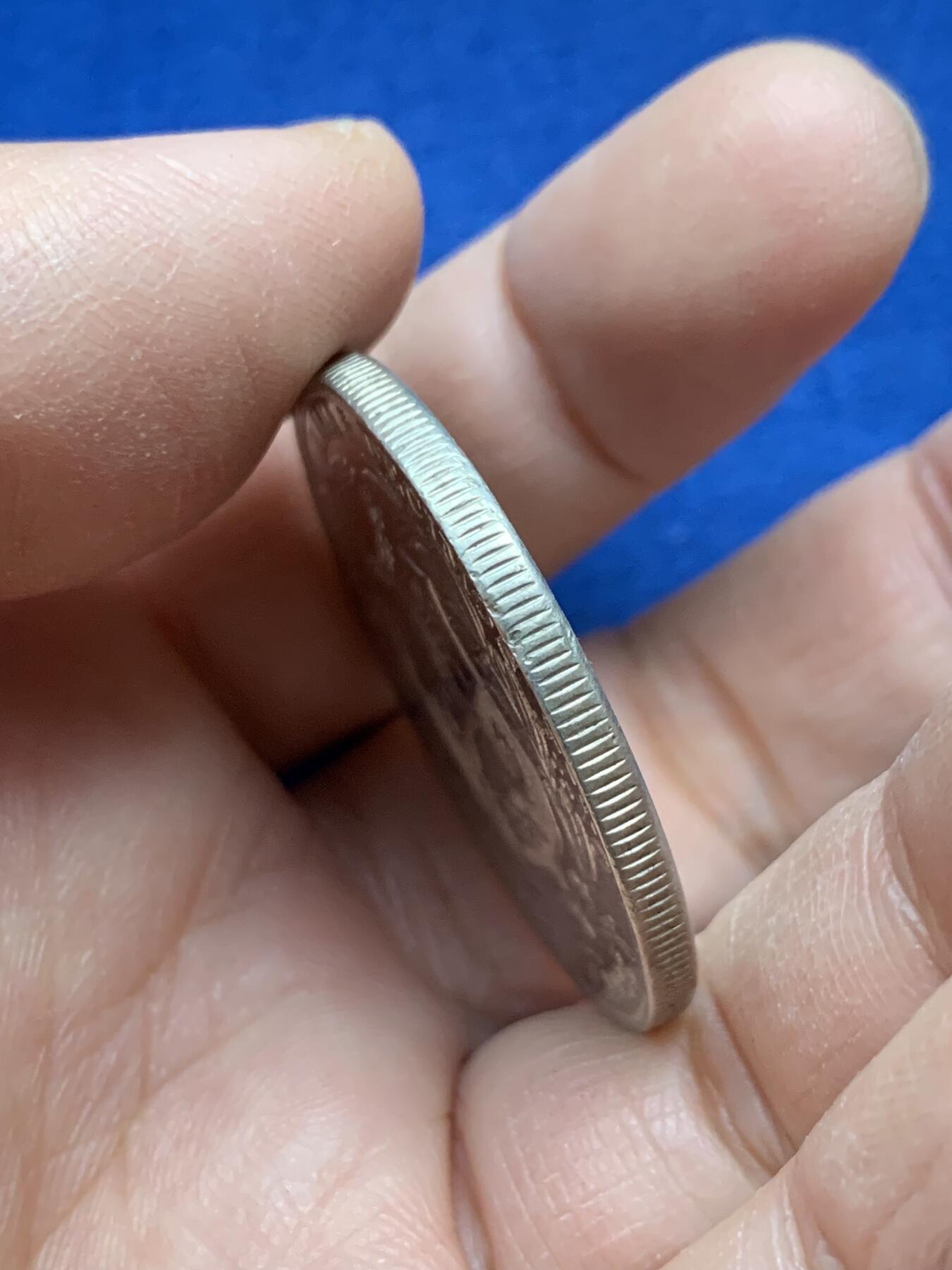 《竞宝斋》第443场 周日，周一，2场连拍 （全场包邮） 秘鲁1925年坐人1索尔银币 细节见图