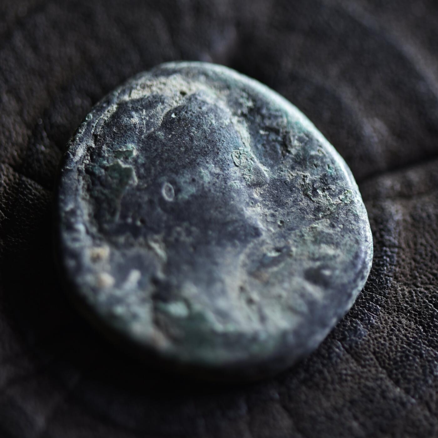 【良泉】【2025年最后一场】12月18日晚19.30点开拍！188组【直播场】西方古代钱币、丝路杂项、印章！ 10.26克，公元140-150年【古罗马】五贤帝——安东尼·庇护的皇后大福斯蒂娜，阿斯铜币