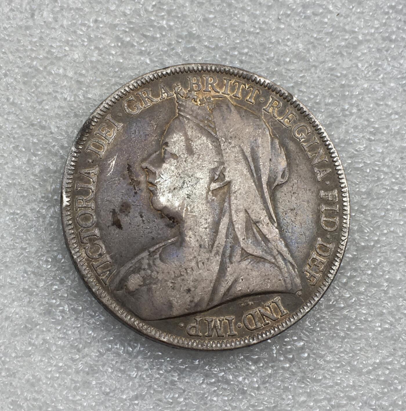 世界钱币专场拍卖 每周二开拍 1900年英国维多利亚女王披纱马剑1克朗流通银币