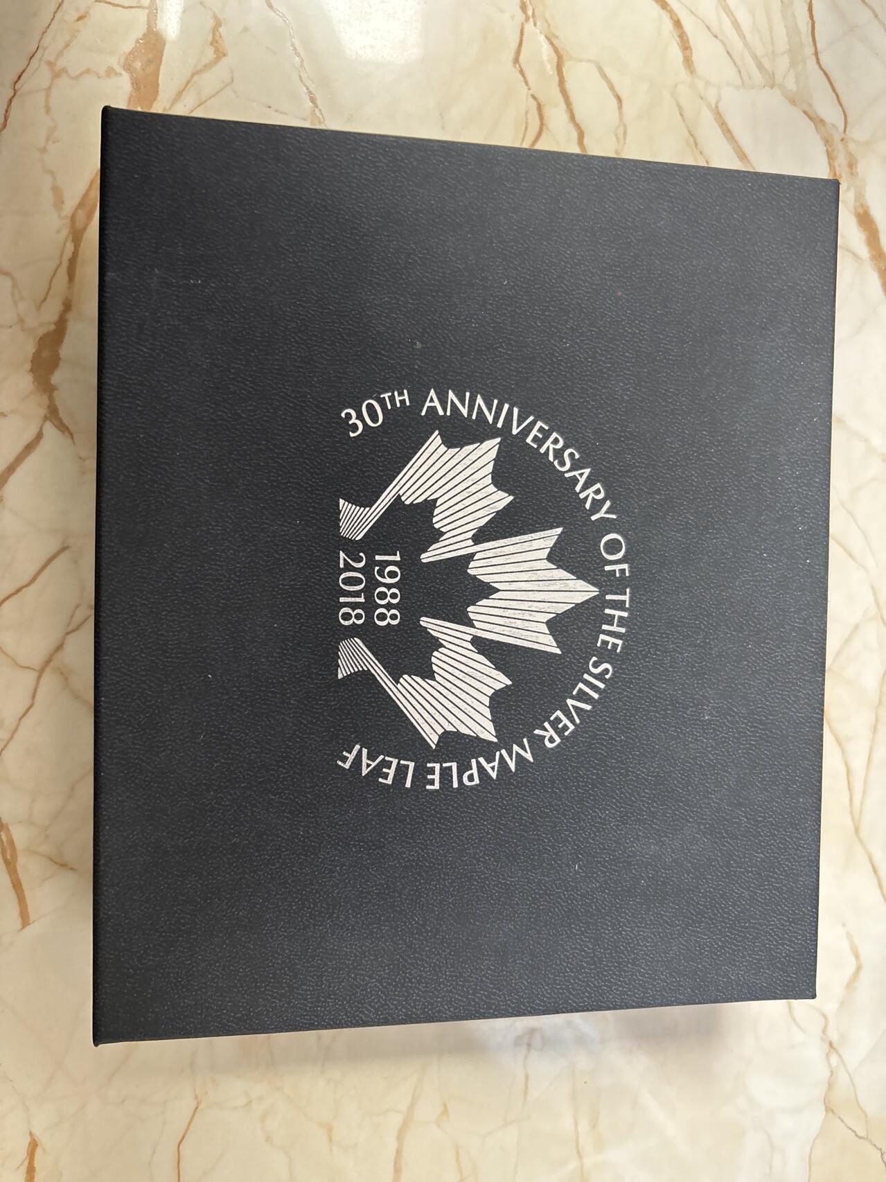 第184期拍卖 加拿大2018年枫叶发行30周年3盎司组合纪念银币，9999银，发行5000套