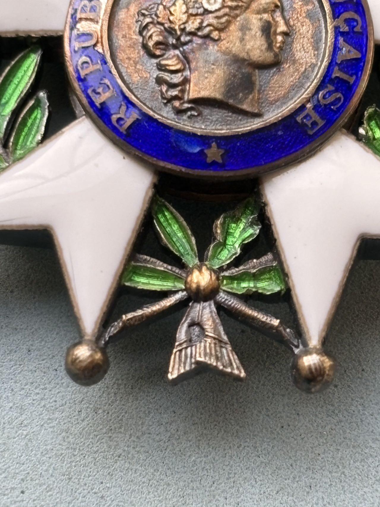 盛世勋华——号角文化勋章邮票专场拍卖第291期 法国四共军官级荣誉军团勋章 银制带银标 带造币局原盒