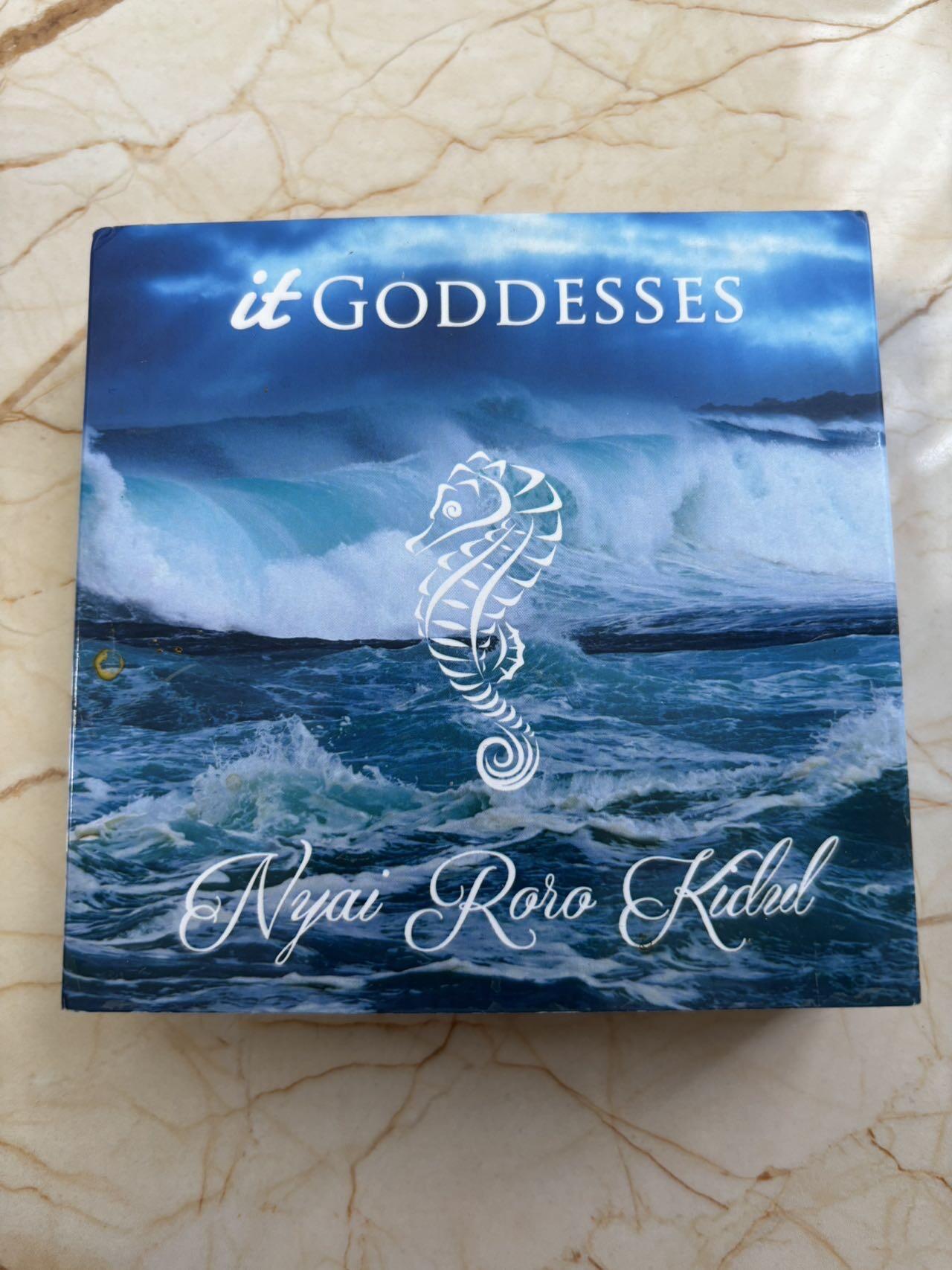 第184期拍卖 纽埃2020年南海女王2盎司高浮雕镀金纪念银币，999银，发行量500枚