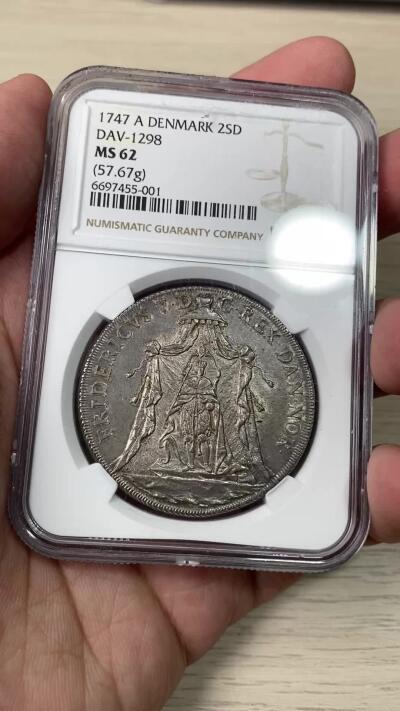 万国钱币拍卖第056期