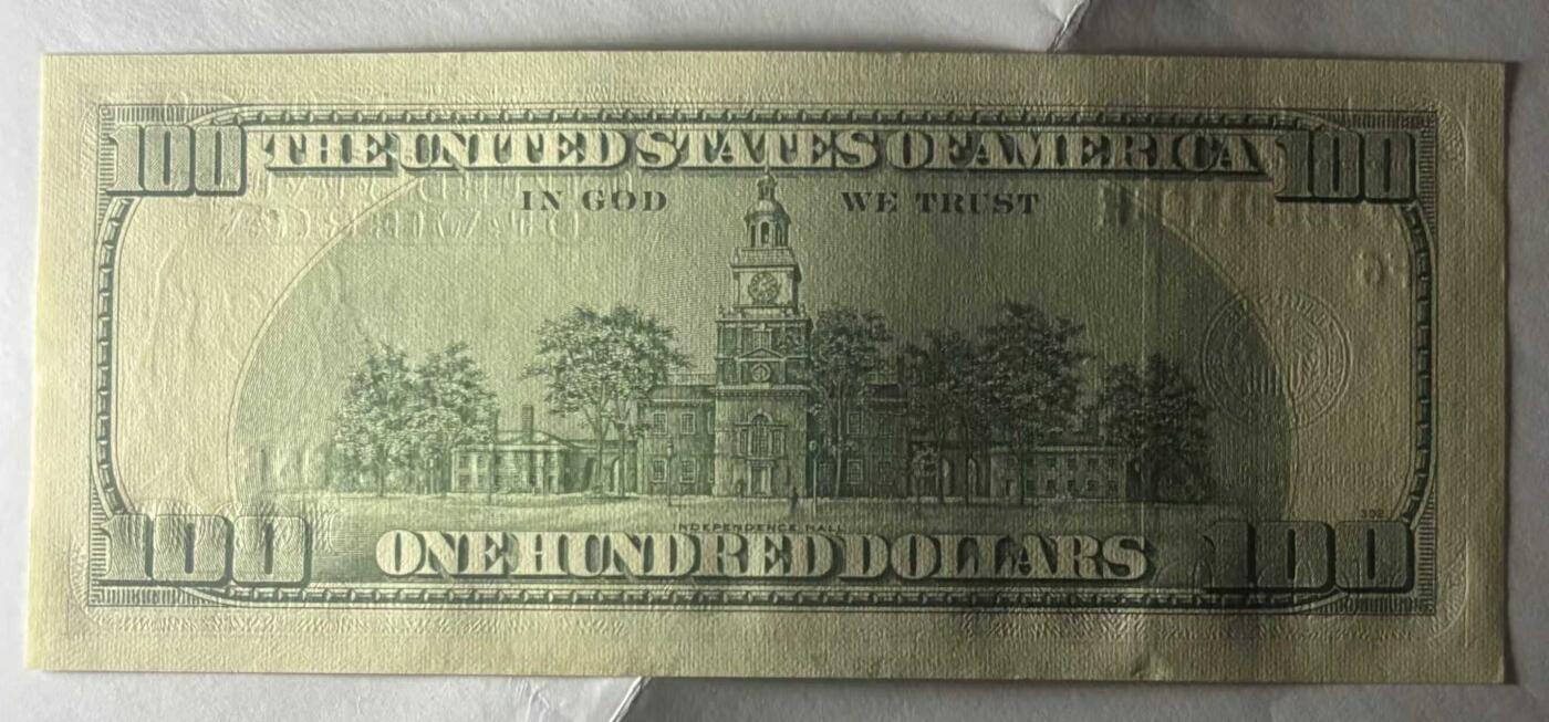 《外钞收藏家》第五百九十期（欧洲强钞、港币、硬通货及丰富裸币大拍场）（本平台长期征集拍品、欢迎藏友们联系合作） 2006年 大头版100美元 号码无47 实物图