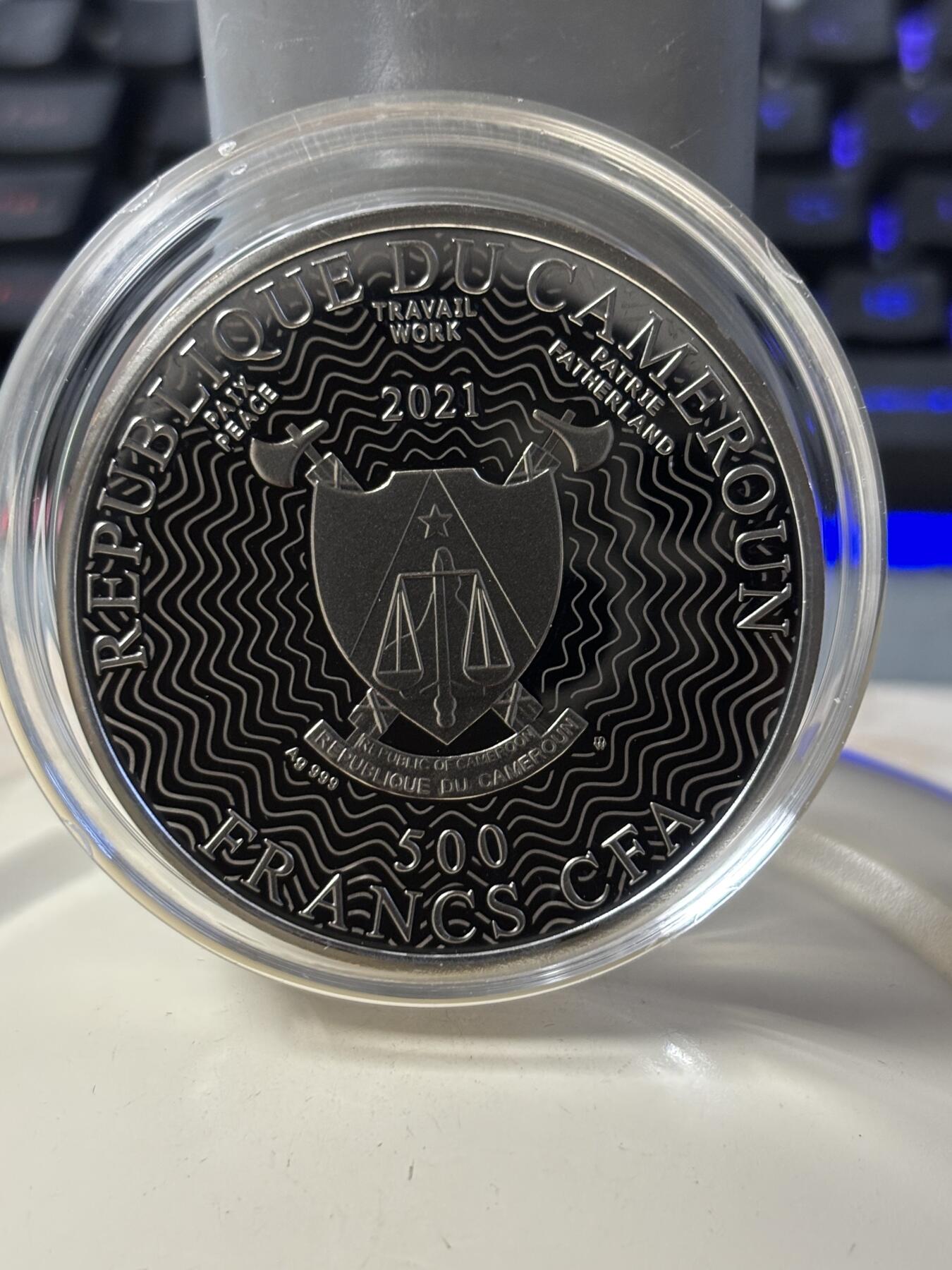 第184期拍卖 喀麦隆2021年太阳系系列金星钌化镀金彩印纪念银币，999银钌化镀金，17.5克，发行555枚，有氧化