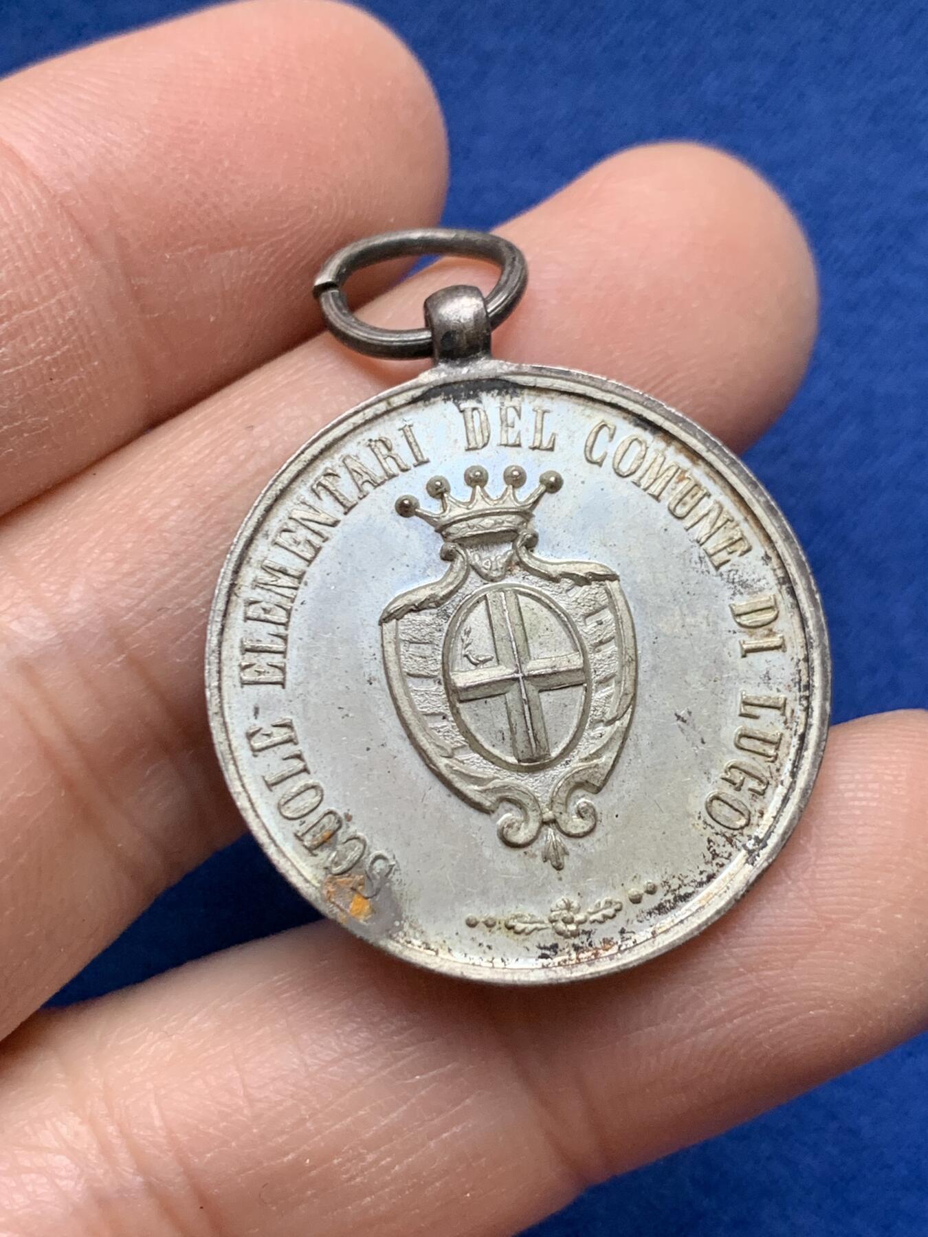 《竞宝斋》第443场 周日，周一，2场连拍 （全场包邮） 西班牙加泰罗尼亚地区（巴塞罗那）市政纪念章‌ 带环重约9.15克 27.9mm