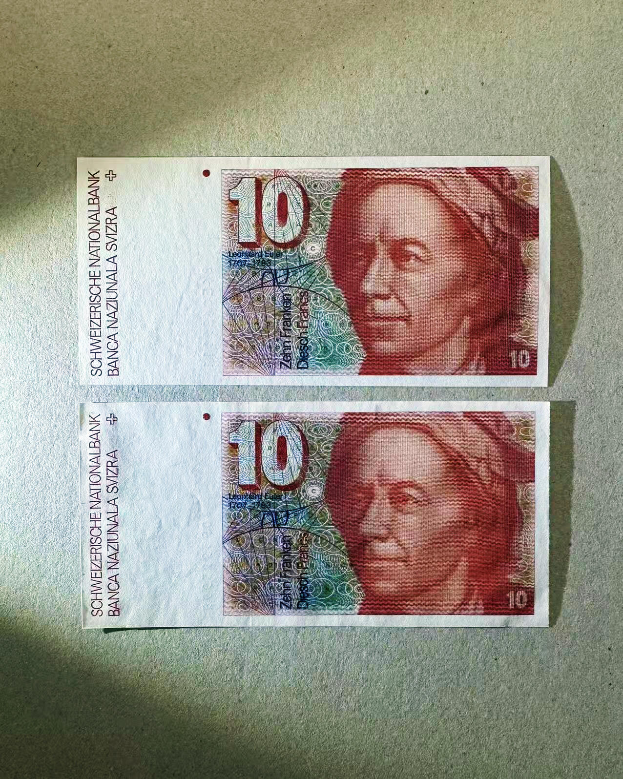 【Blue Auction】世界纸币精拍第757期——18级TOP拍卖/信誉/品质/专业/高效💫 【一组2张豹子号 含无47】瑞士 1980-86年10法郎 全新UNC