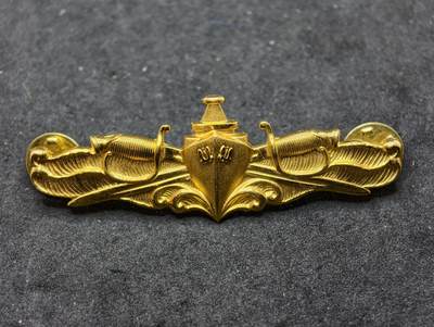 凯旋世界勋赏（第20期）（欢迎送拍）（对拍品有疑问请询问客服，不接受到手刀，出价默认拍品品相。请认真阅读拍卖规则！出价默认已认可！）（收到货请录制开箱视频，无视频概不处理问题。） - 美国海军水面作战技能证章 金版常礼用