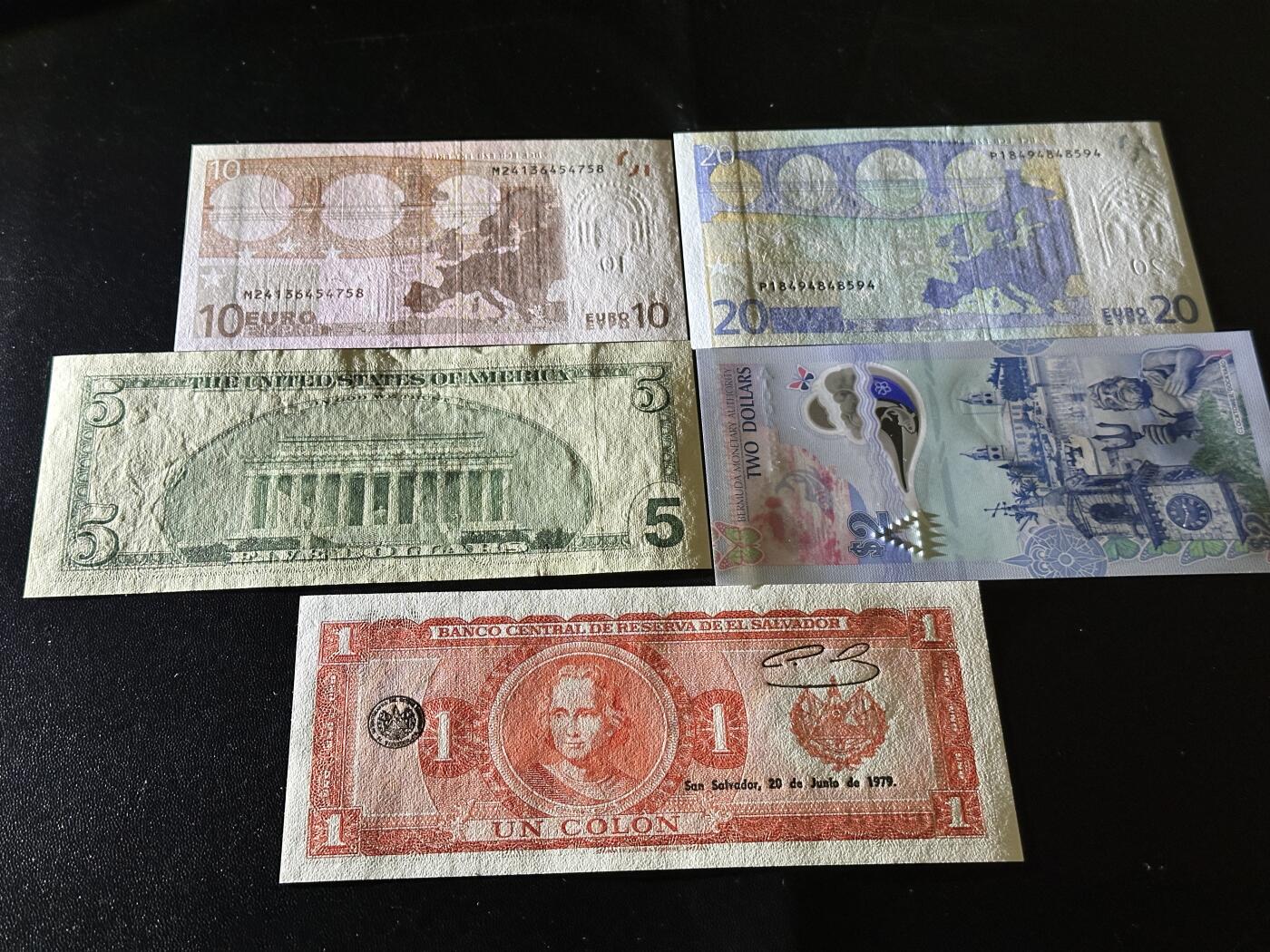 《外钞收藏家》第五百九十期（欧洲强钞、港币、硬通货及丰富裸币大拍场）（本平台长期征集拍品、欢迎藏友们联系合作） 二签10和20欧全新（20一个角不绝）+大头5美元全新轻微荧光瑕疵+百慕大2元A/1冠、萨尔多瓦全新 五张一起