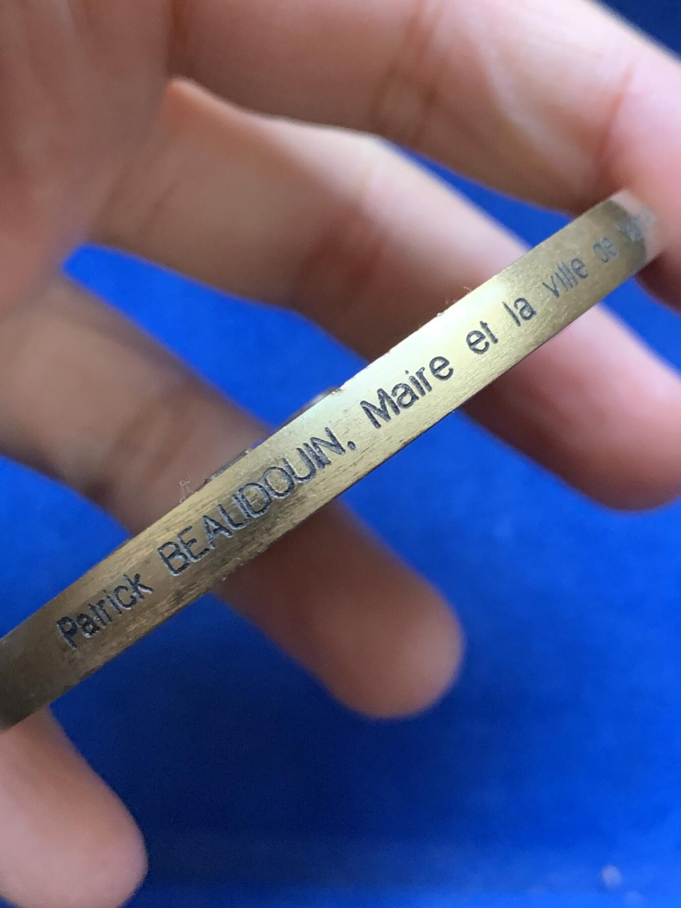 《竞宝斋》第443场 周日，周一，2场连拍 （全场包邮） 法国圣麦迪地区千年发展纪念章 176克 69mm 边铭刻字