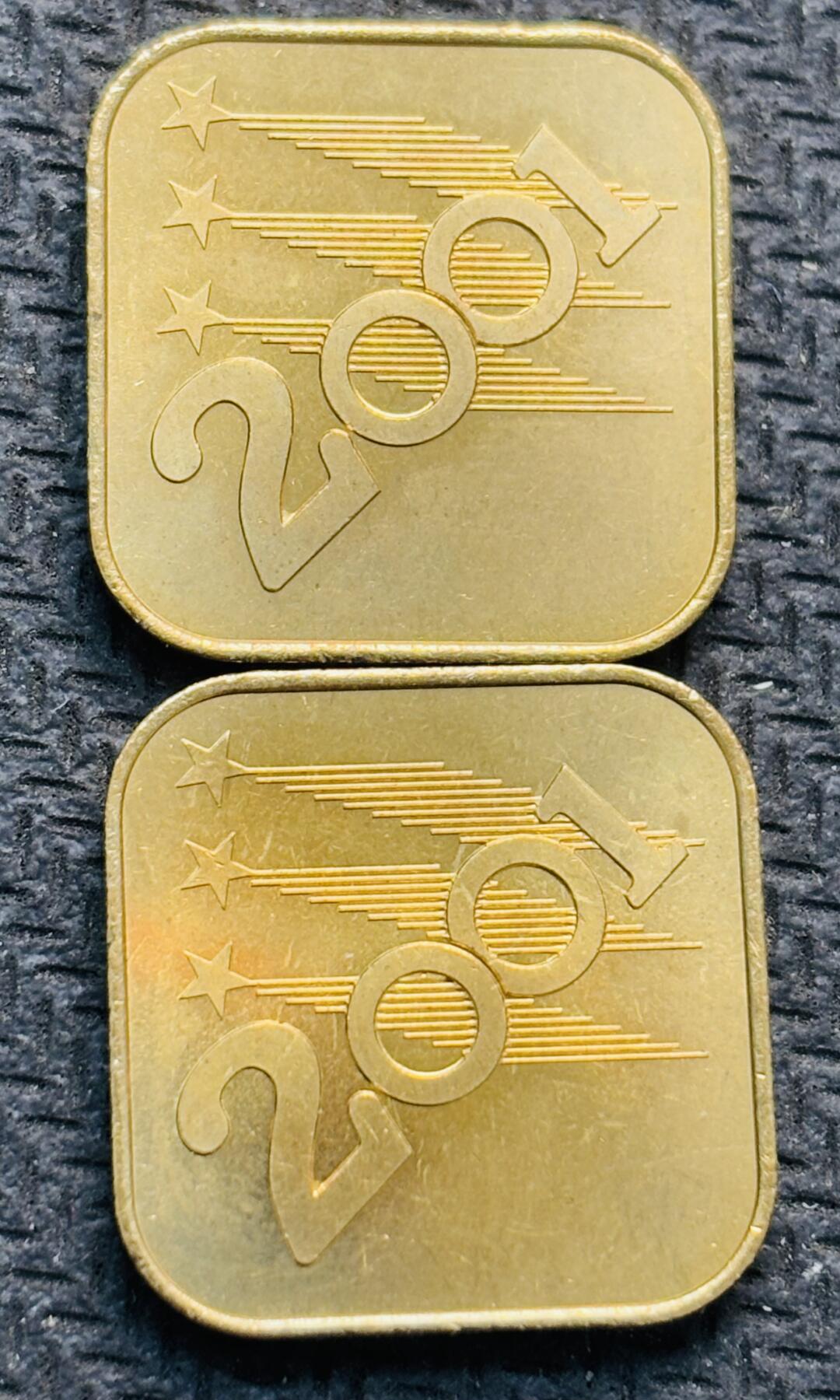 文馨钱币收藏第 284 场，【 长期接收代拍品】老藏家拍品南朝鲜李承晚时期货币，泰国大型纪念币，土耳其各时期及各国套币场 全新日本 2001 年蛇年纪念铜章 2 枚