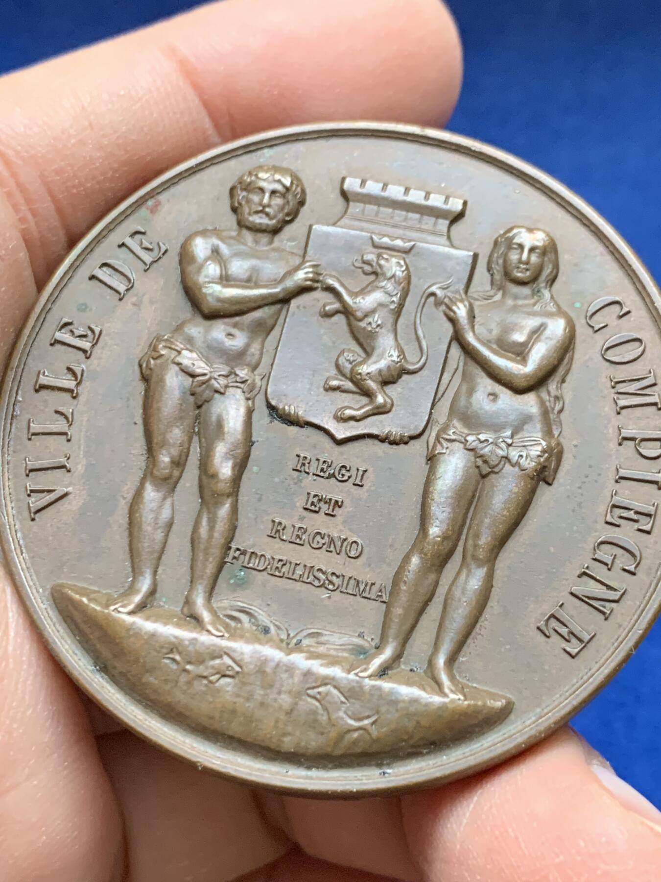 《竞宝斋》第443场 周日，周一，2场连拍 （全场包邮） 法国贡比涅市卓越贡献大铜章 直径50.5mm 重量76.3克 1979 丰饶角铜标