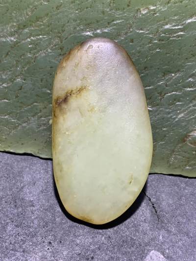 精美和田玉独籽一颗 - 精美和田玉独籽一颗