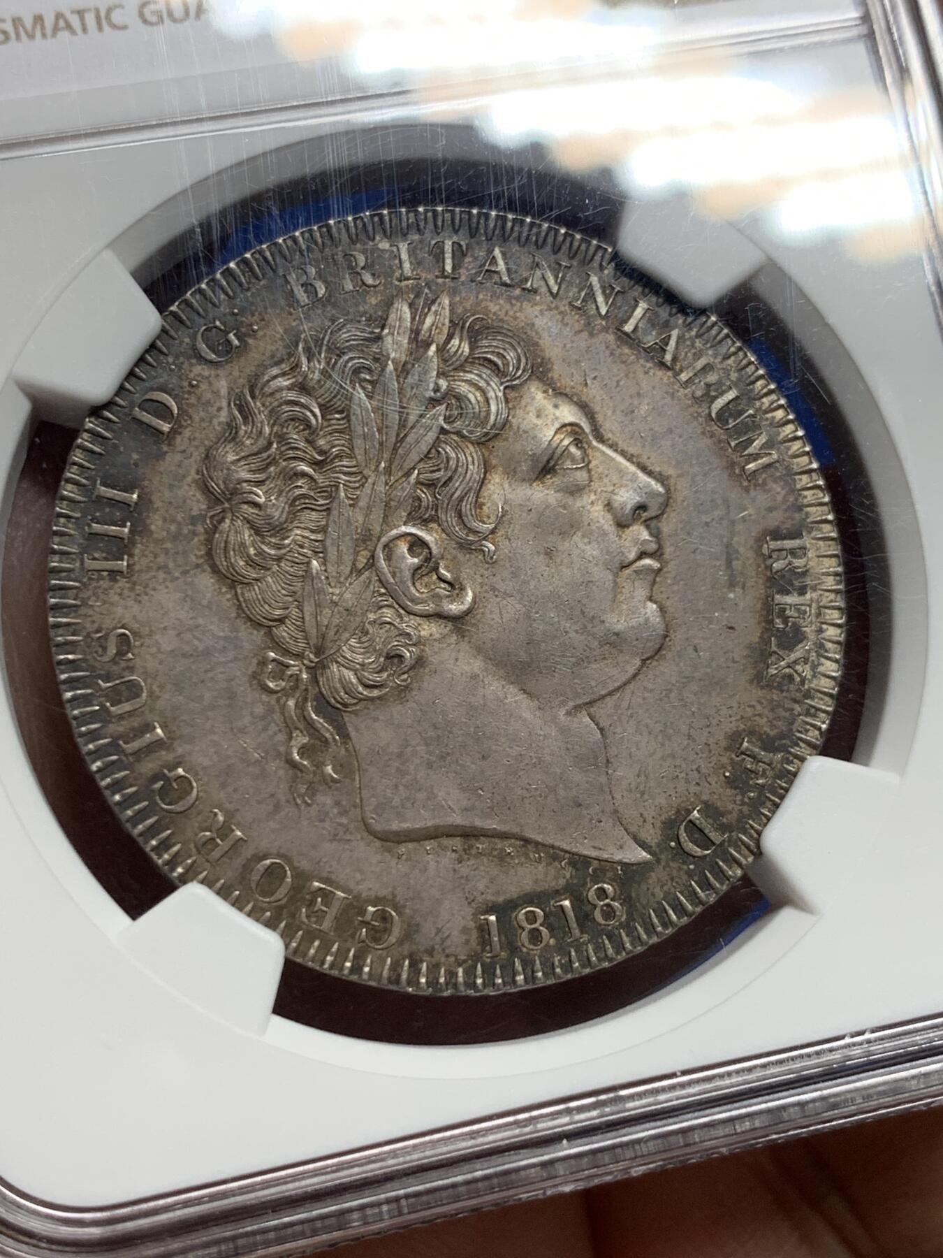 《竞宝斋》第443场 周日，周一，2场连拍 （全场包邮） NGC MS63 英国1818年乔治三世马剑克朗，马剑首年，乔三克朗三个年份中发行量最少的，包浆醇厚，近期价格不断攀升。