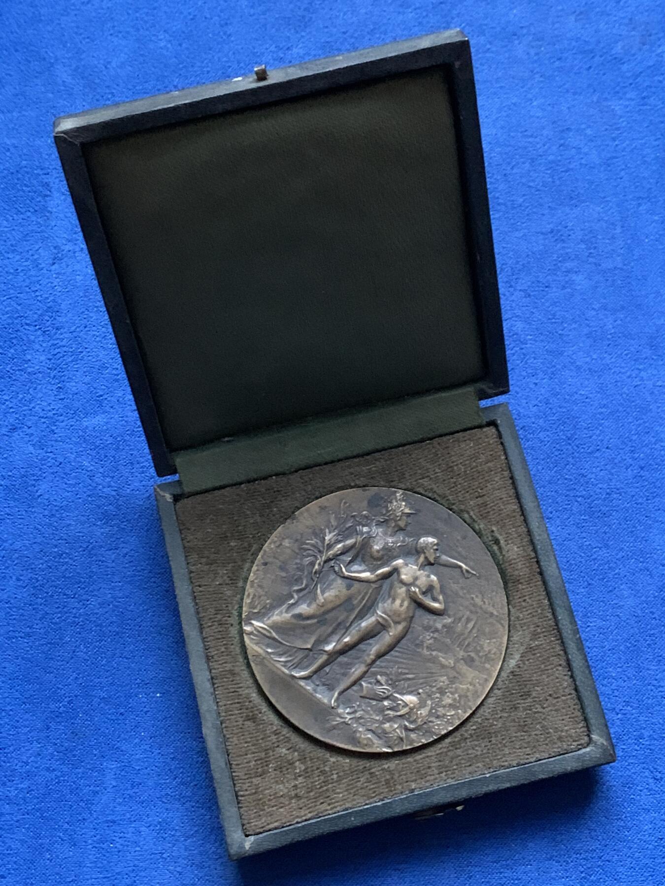 《竞宝斋》第443场 周日，周一，2场连拍 （全场包邮） 法国射击节纪念铜章 57.5克 49.5mm 带盒