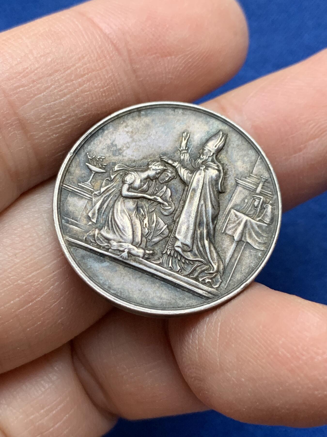 《竞宝斋》第443场 周日，周一，2场连拍 （全场包邮） 法国婚姻纪念银章 背面无刻字 丰饶角边铭 27mm 9.8g