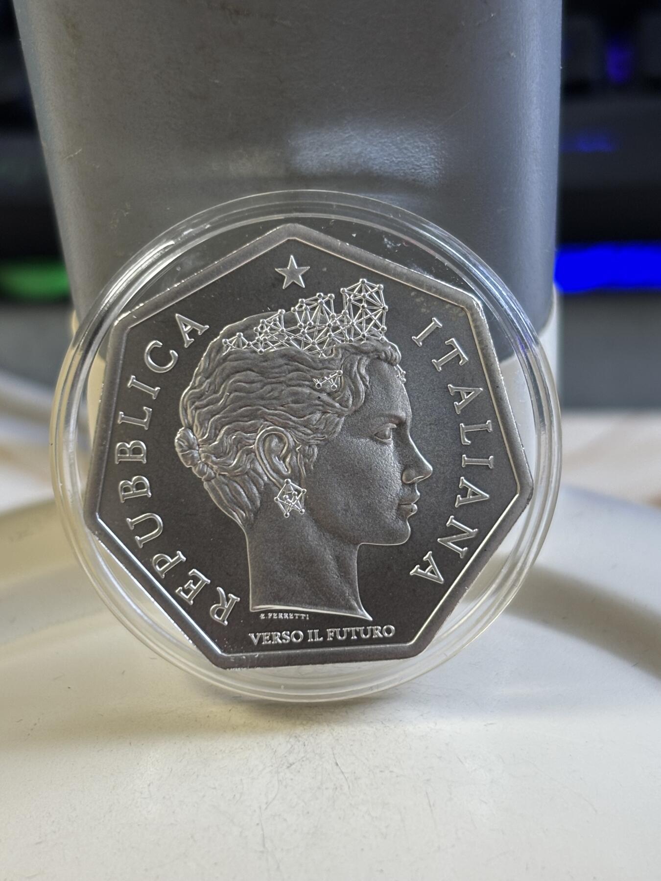 第183期拍卖 意大利2024年七国集团G7首脑峰会主宾国女神银币，925银，20.24克，发行4000枚，有手印